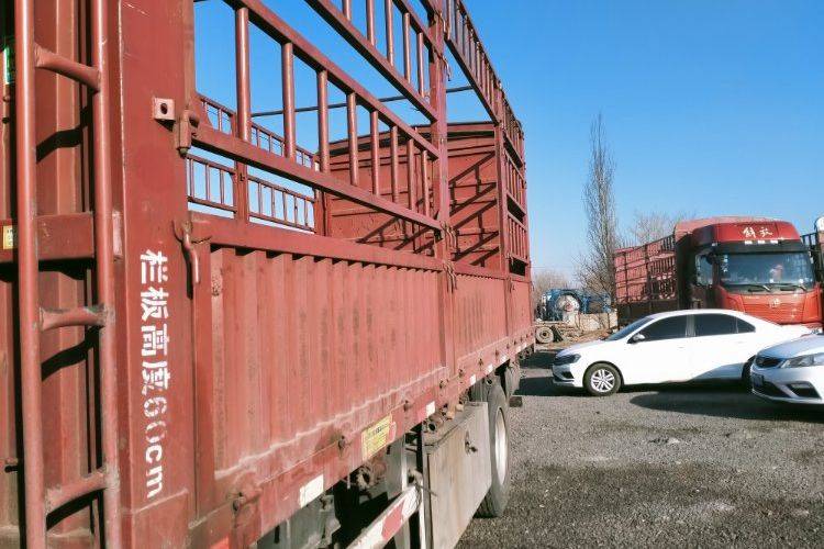 二手东风柳汽乘龙 245马力 载货车