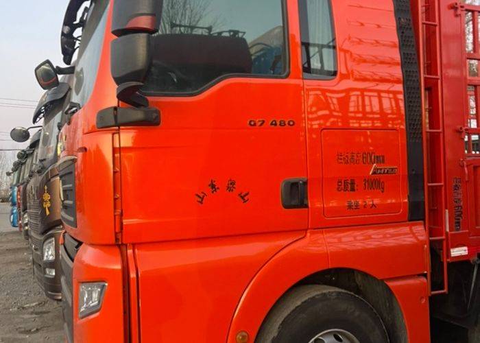 二手重汽汕德卡 480马力 载货车
