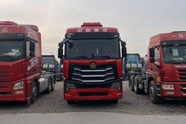 二手中国重汽 HOWO Max重卡 510马力 6X4牵引车(国六) 双驱 曼二手牵引车 黄牌图片