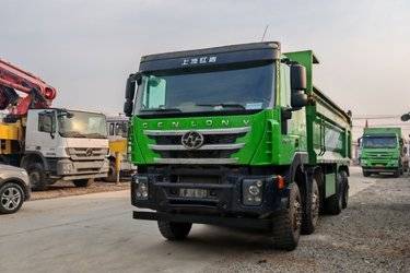 二手上汽红岩 杰狮C500 460马力 8X4 7.6米自卸车(国五) 前四后八 潍柴二手自卸车 黄牌图片