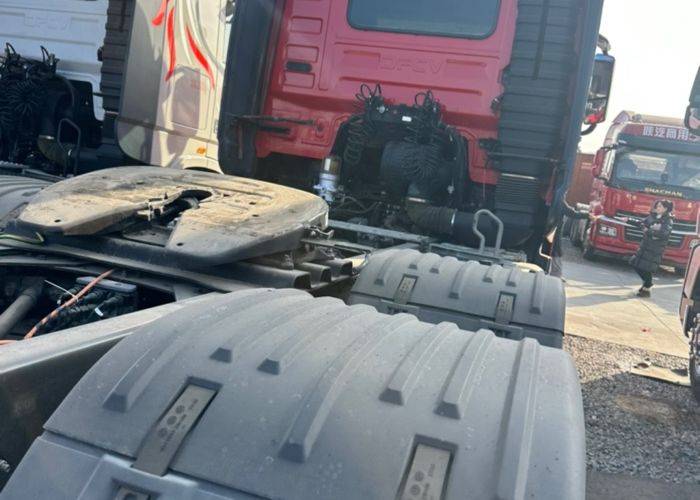 二手东风商用车 600马力 牵引车