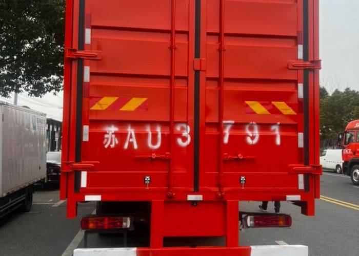 二手重汽豪沃(HOWO) 250马力 载货车