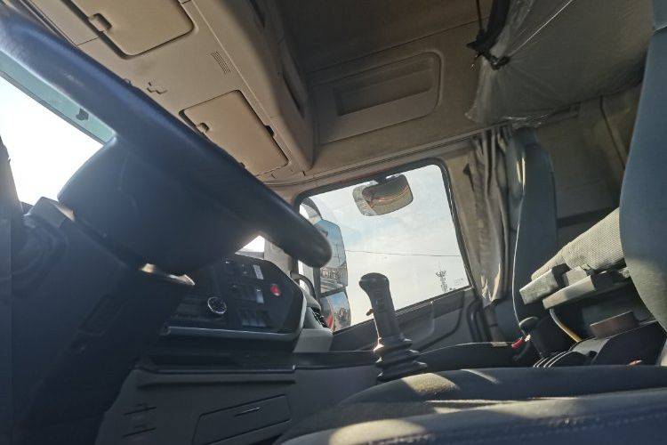 二手东风商用车 600马力 牵引车