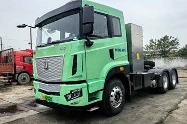 二手远程 X7E 25T 6X4 纯电动牵引车  二手电动卡车电动牵引车