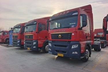 中国重汽 汕德卡SITRAK C7H重卡 440马力 6X4 LNG牵引车(国六) 双驱 曼二手牵引车 黄牌