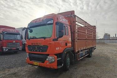 二手中国重汽 HOWO TX 270马力 4X2 6.75米仓栅式货车(国六)(潍柴)(国六) 单桥 曼二手载货车 黄牌图片