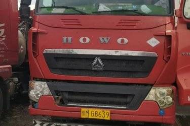 二手中国重汽 HOWO T7H重卡 430马力 6X4牵引车(国五) 双驱 中国重汽二手牵引车 黄牌