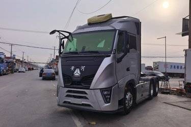 中国重汽 黄河 X7重卡 570马力 6X4 AMT自动挡牵引车(国六) 双驱 曼二手牵引车 黄牌