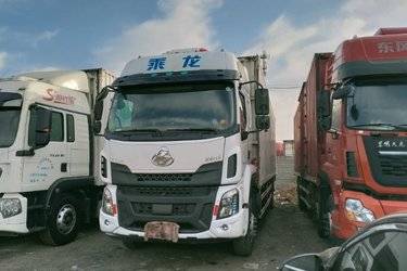 二手东风柳汽 乘龙H5 260马力 4X2 9.7米厢式载货车(国六) 单桥 康明斯二手载货车 黄牌