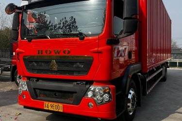 二手中国重汽 HOWO TX 290马力 4X2 9.6米翼开启厢式载货车(国六) 单桥 曼二手载货车 黄牌