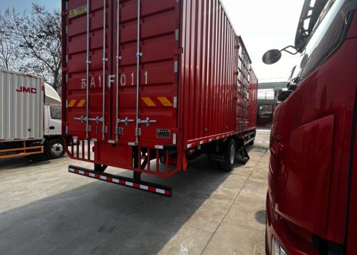 二手重汽豪沃(HOWO) 290马力 载货车