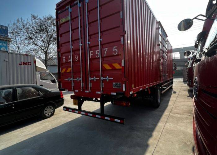 二手重汽豪沃(HOWO) 290马力 载货车