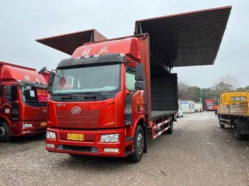 一汽解放 180马力 载货车