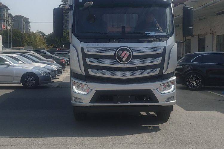二手福田欧航 240马力 载货车