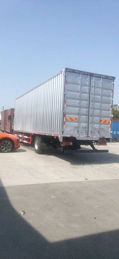 福田欧航 240马力 载货车