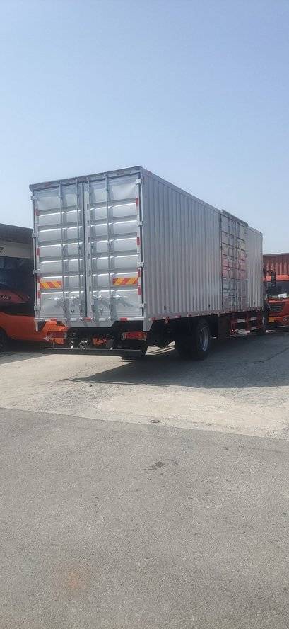 福田欧航 240马力 载货车