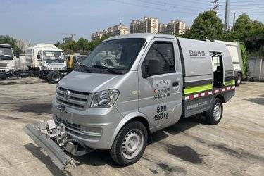 除尘车 长沙中联(中联牌) 东风柳汽底盘 92 3.3 4X2