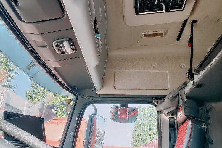 二手东风商用车 245马力 载货车