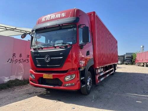 东风商用车 240马力 载货车