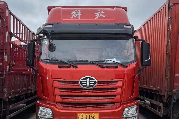 二手青岛解放 270马力 载货车