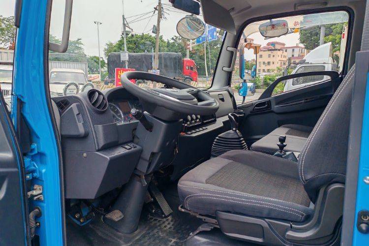 二手一汽解放轻卡 150马力 载货车