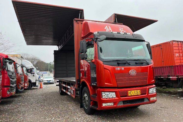 二手一汽解放 180马力 载货车
