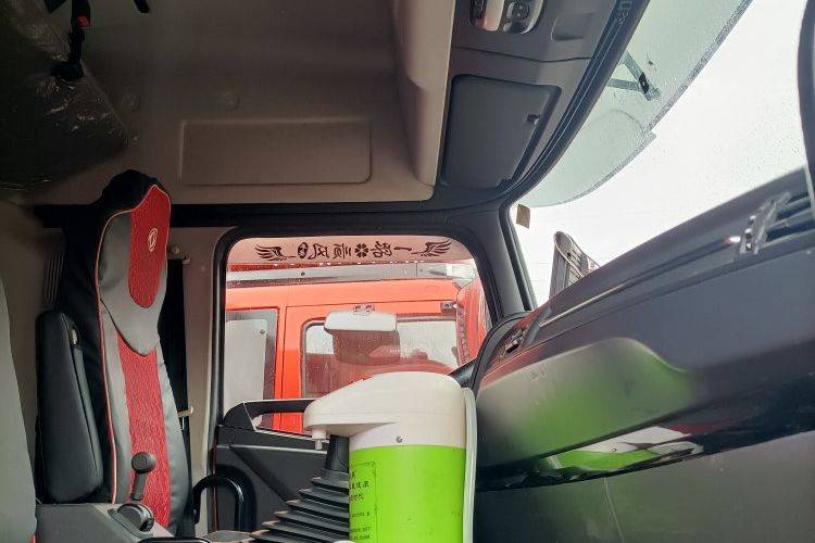 二手东风商用车 245马力 载货车