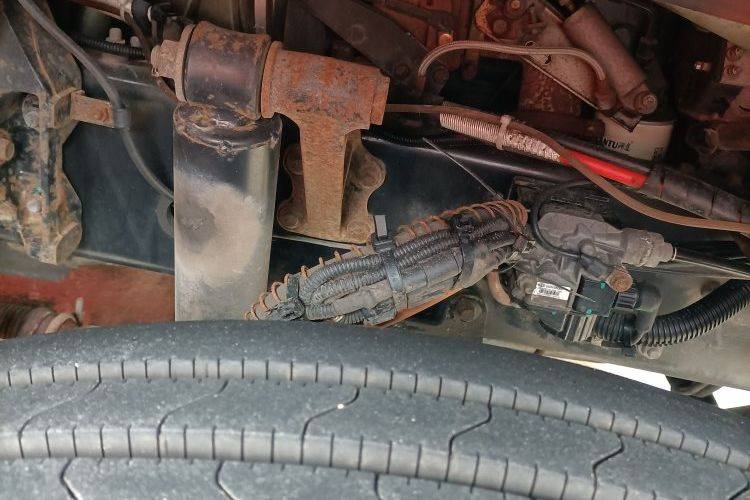 二手东风商用车 245马力 载货车