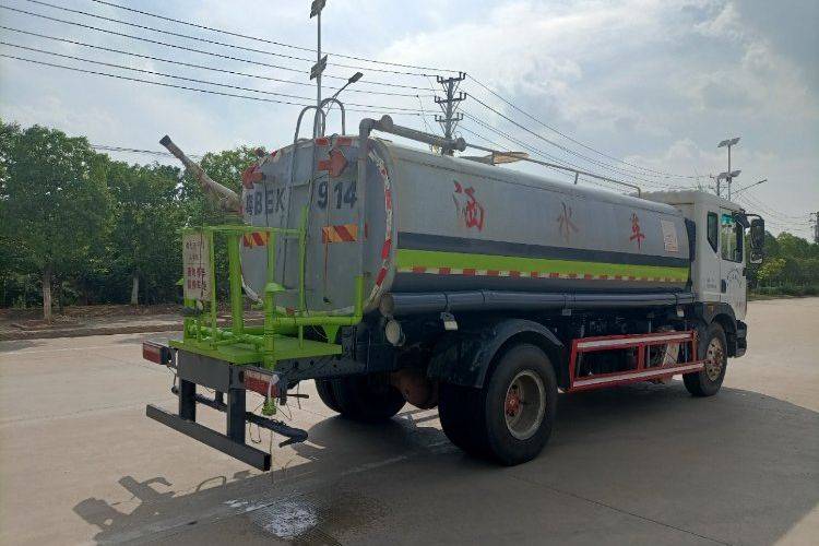 二手东风多利卡 210马力 专用车