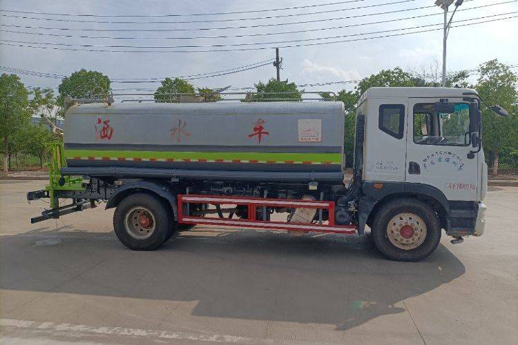 二手东风多利卡 210马力 专用车