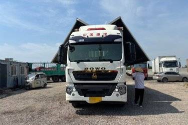 二手中国重汽 HOWO TX 270马力 4X2 9.6米翼开启厢式载货车(国六)(8挡)(国六) 单桥 中国重汽二手载货车 黄牌