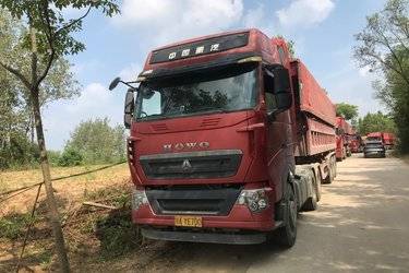 二手中国重汽 HOWO T7H重卡 480马力 6X4牵引车(国五) 双驱 中国重汽二手牵引车 黄牌