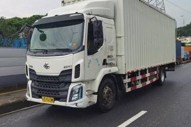 二手东风柳汽 新乘龙M3中卡 195马力 4X2 7.8米厢式载货车(国六) 单桥 康明斯二手载货车 黄牌