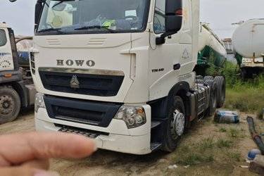 二手中国重汽 HOWO T7H重卡 440马力 6X4牵引车(重汽12挡)(国五) 双驱 曼二手牵引车 黄牌