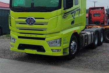 二手一汽解放 j7重卡 560马力 6x4 牵引车(国六)(液缓)(国六) 双驱