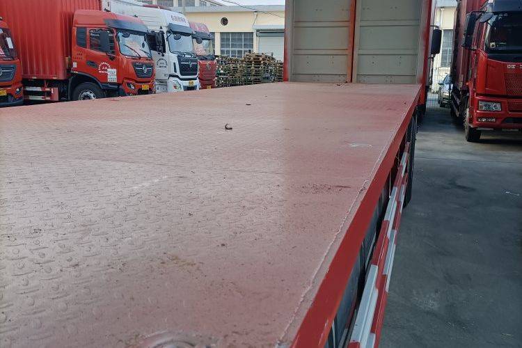 二手重汽汕德卡 290马力 载货车