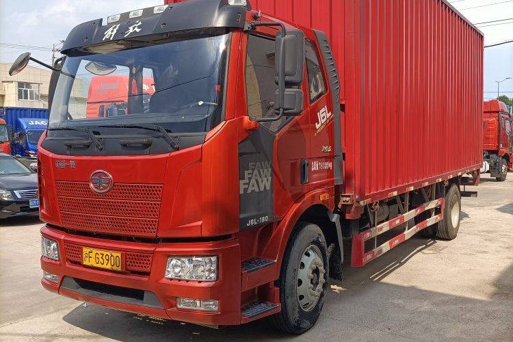 二手一汽解放 180马力 载货车