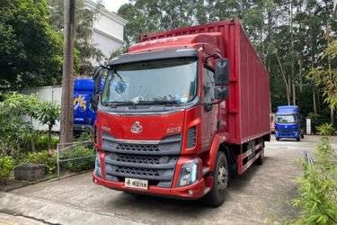 东风柳汽 新乘龙M3中卡 200马力 4X2 7.8米厢式载货车(国六) 单桥 玉柴二手载货车 黄牌