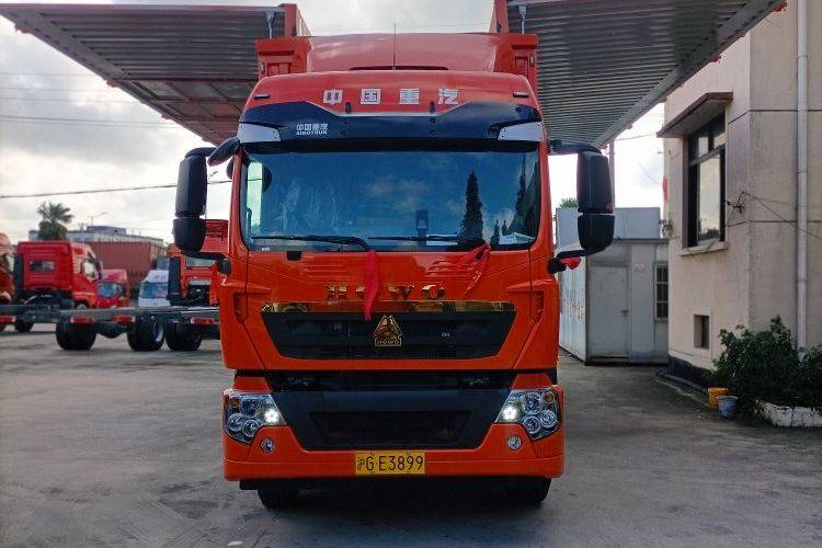 二手重汽豪沃(HOWO) 290马力 载货车