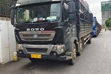 二手中国重汽 HOWO T5G重卡 280马力 6X2 9.52米仓栅式载货车(国五) 前四后四 中国重汽二手载货车 黄牌