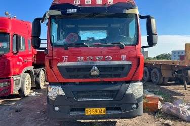 二手中国重汽 HOWO TX重卡 430马力 6X4 牵引车(国五) 双驱 潍柴二手牵引车 黄牌