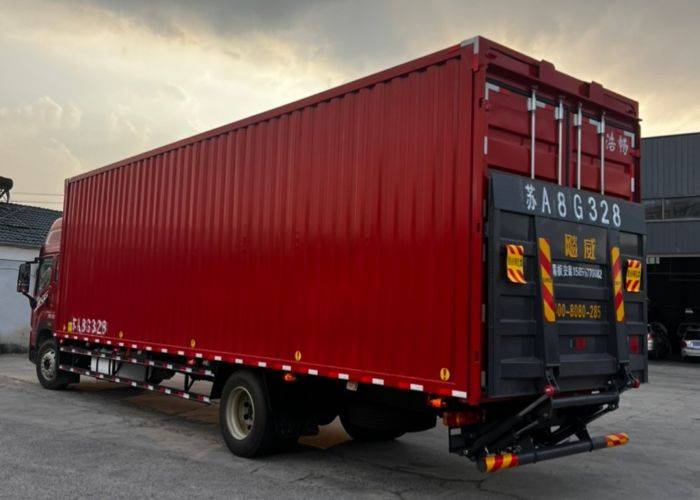 二手青岛解放 240马力 载货车
