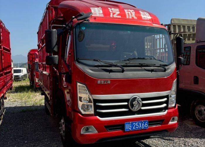 二手中国重汽成都商用车 160马力 载货车