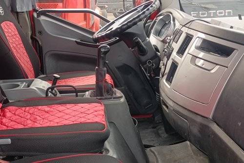 一汽解放 180马力 载货车