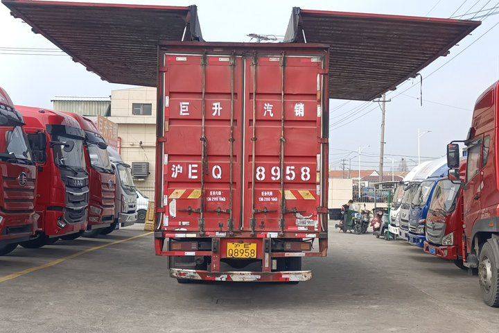 二手一汽解放 180马力 载货车