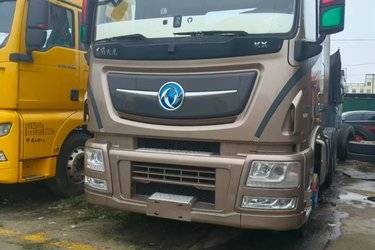 二手东风商用车 天龙旗舰KX 560马力 6X4自动挡牵引车(AMT手自一体)(国五) 双驱 康明斯二手牵引车 黄牌图片
