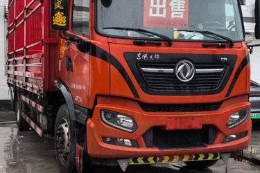 二手东风商用车 天锦KR 舒适版 260马力 4X2 6.8米仓栅式载货车(国六) 单桥 东风康明斯二手载货车 黄牌图片