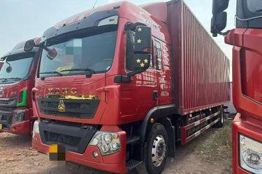 二手中国重汽 HOWO TX重卡 290马力 6X2 9.52米厢式载货车(国六) 前四后四 曼二手载货车 黄牌