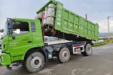 二手上汽红岩 杰豹重卡 复合版 245马力 6X2 5.2米自卸车(国五) 前四后四 上柴二手自卸车 黄牌