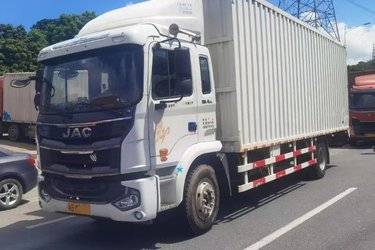 二手江淮 格尔发A5X重卡 200马力 6X2 7.8米厢式载货车(国五) 前四后四 玉柴二手载货车 黄牌